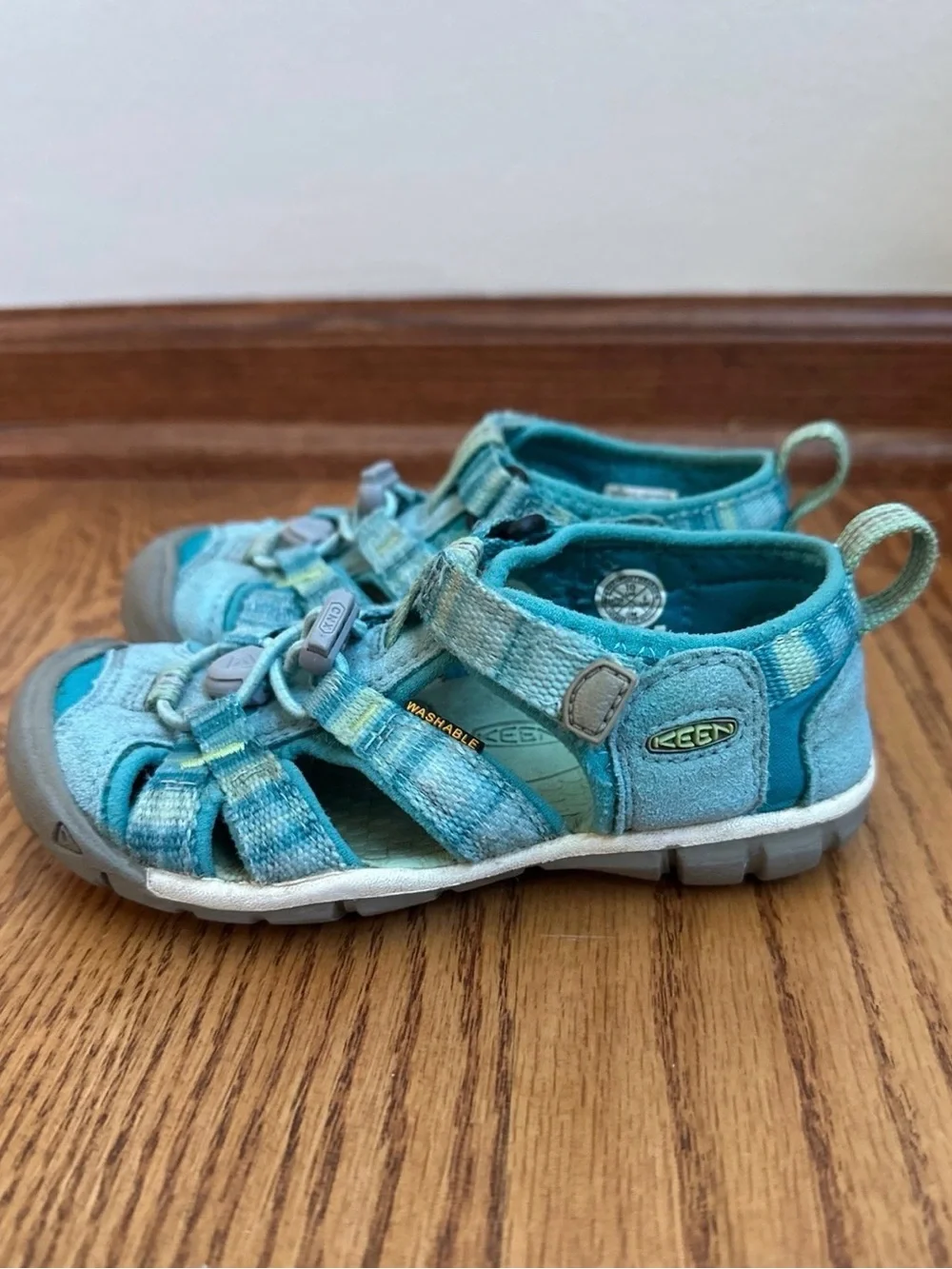 KEEN Seacamp CNX Sandals Girls Size 10 Turquoise